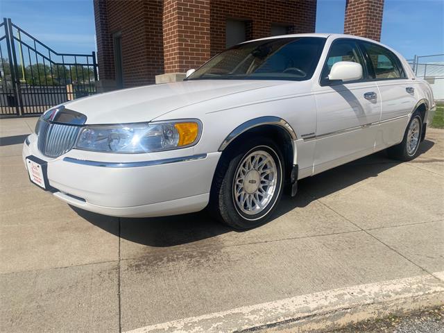 1998 Lincoln Town Car for Sale | ClassicCars.com | CC-1726411