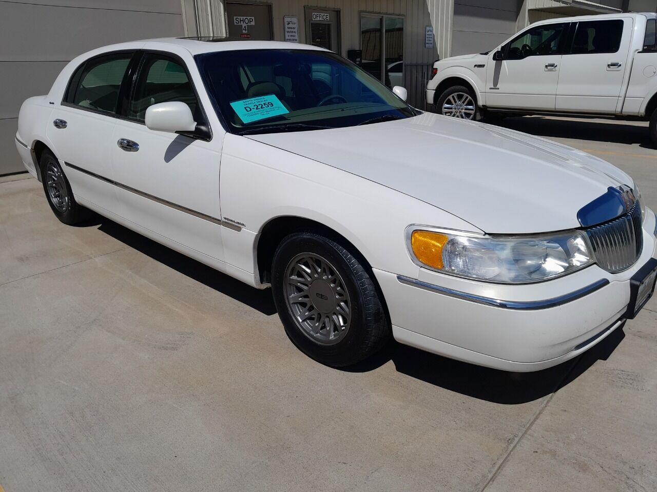 2000 Lincoln Town Car for Sale | ClassicCars.com | CC-1734154