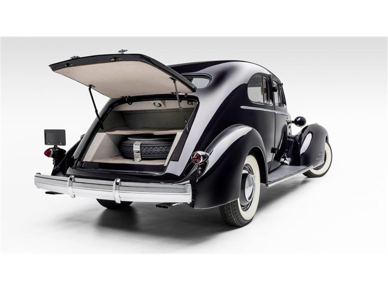 39998656-1934-cadillac-v16-std.jpg