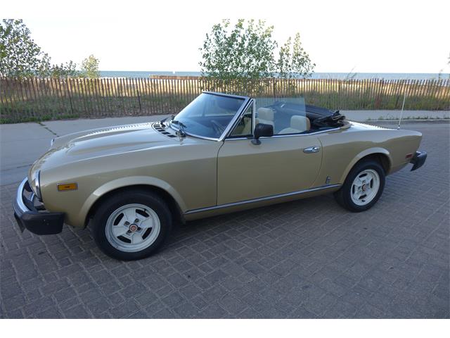 1981 Fiat Pininfarina Spider 2000 (CC-1739085) for sale in Evanston, Illinois