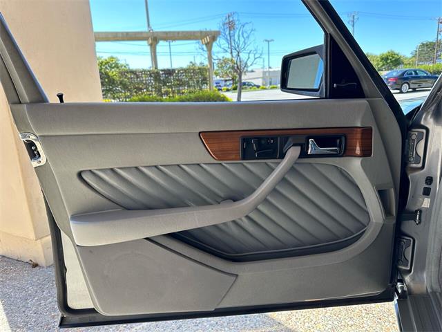 1989 Mercedes-Benz 420 (CC-1741508) for sale in Monterey, California