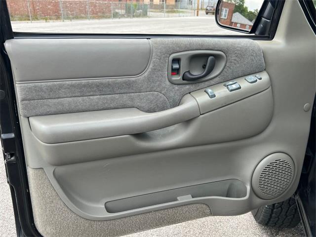 1999 chevy deals blazer door panel