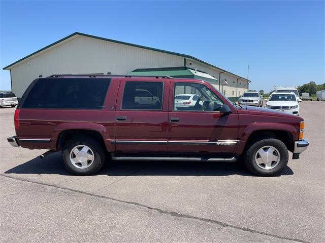 1998 Chevrolet Suburban (CC-1740407) for sale in Sioux Falls, South Dakota