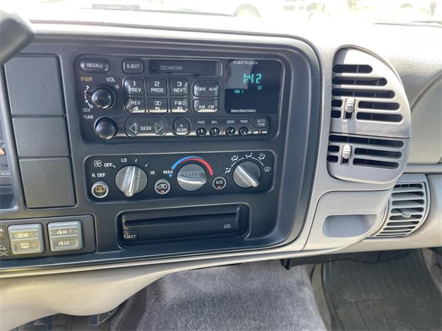 1998 Chevrolet Suburban (CC-1740407) for sale in Sioux Falls, South Dakota
