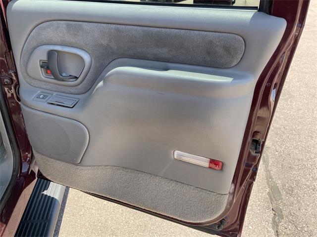 1998 Chevrolet Suburban (CC-1740407) for sale in Sioux Falls, South Dakota