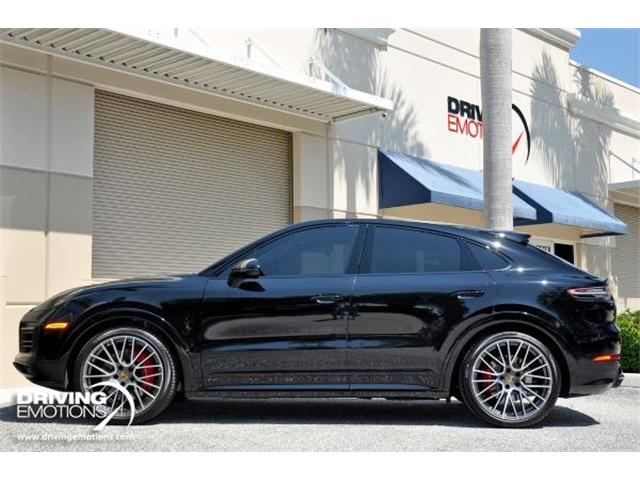 New Porsche Cayenne in Stock in West Palm Beach