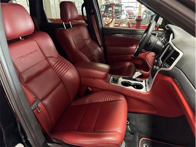 Jeep grand hotsell cherokee red leather