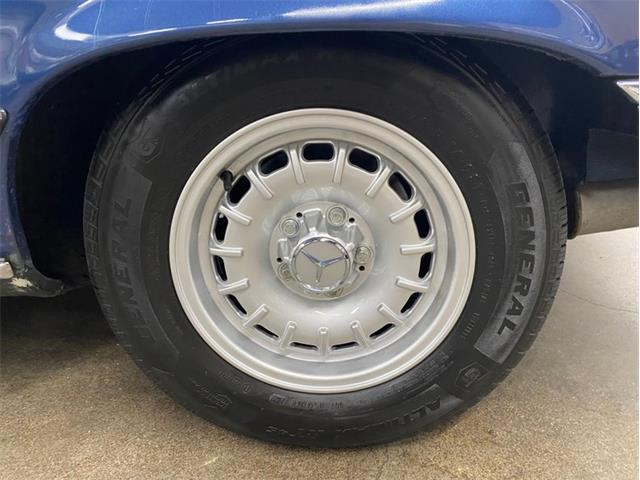 1985 Mercedes-Benz SL500 (CC-1751670) for sale in Huntington Station, New York