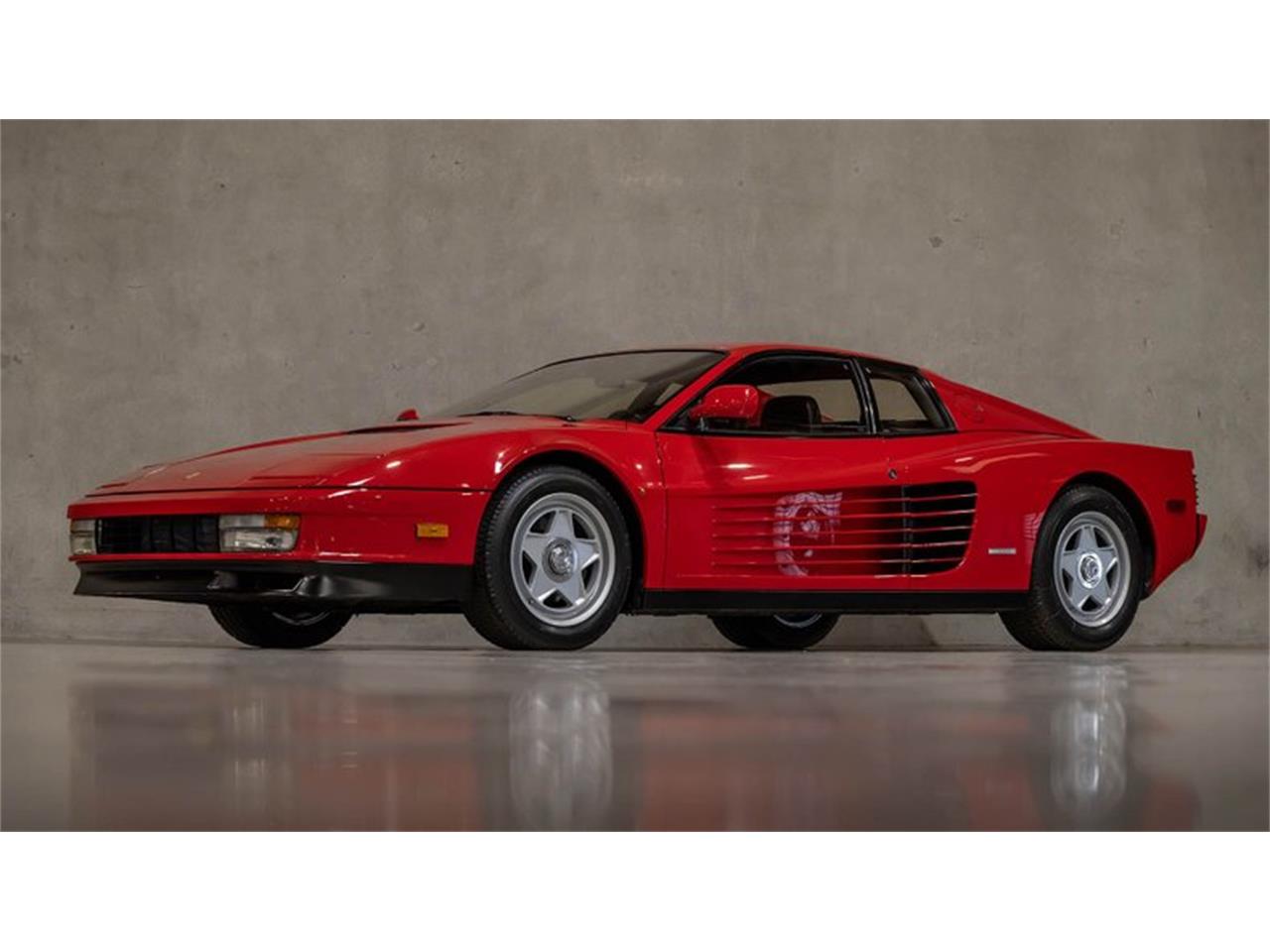 For Sale at Auction: 1986 Ferrari Testarossa in Monterey, California for sale in Monterey, CA