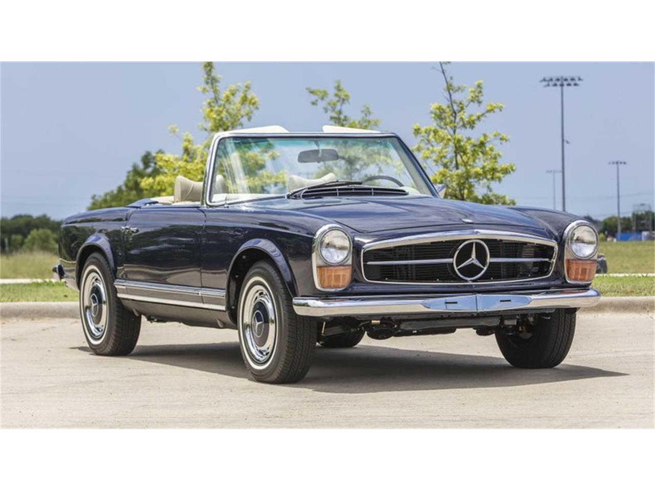 For Sale at Auction: 1969 Mercedes-Benz 280 in Monterey, California for sale in Monterey, CA