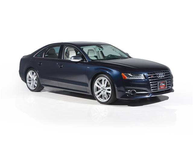 2017 Audi S8 (CC-1752902) for sale in Farmingdale, New York