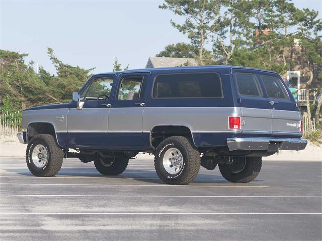 1988 Chevrolet Suburban (CC-1750331) for sale in Hyannis, Massachusetts
