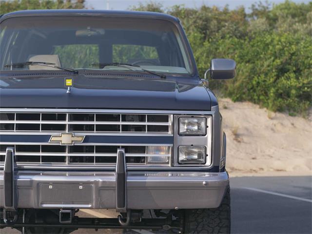 1988 Chevrolet Suburban (CC-1750331) for sale in Hyannis, Massachusetts