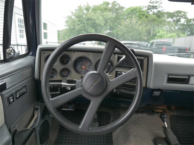 1988 Chevrolet Suburban (CC-1750331) for sale in Hyannis, Massachusetts