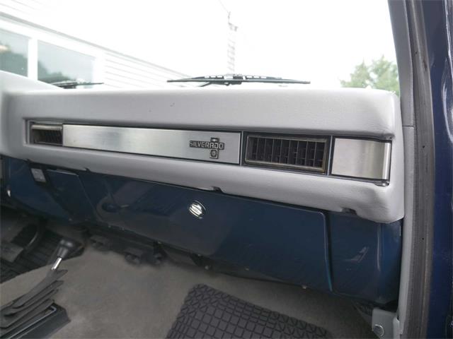 1988 Chevrolet Suburban (CC-1750331) for sale in Hyannis, Massachusetts