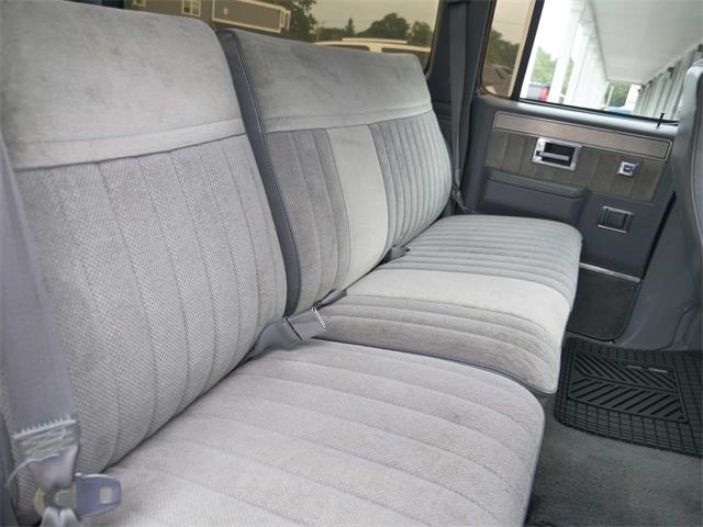 1988 Chevrolet Suburban (CC-1750331) for sale in Hyannis, Massachusetts