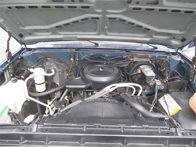 1988 Chevrolet Suburban (CC-1750331) for sale in Hyannis, Massachusetts