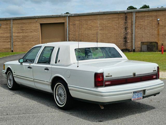 1994 Lincoln Town Car (CC-1753568) for sale in Hope Mills, North Carolina