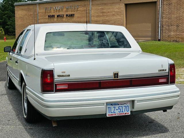 1994 Lincoln Town Car (CC-1753568) for sale in Hope Mills, North Carolina