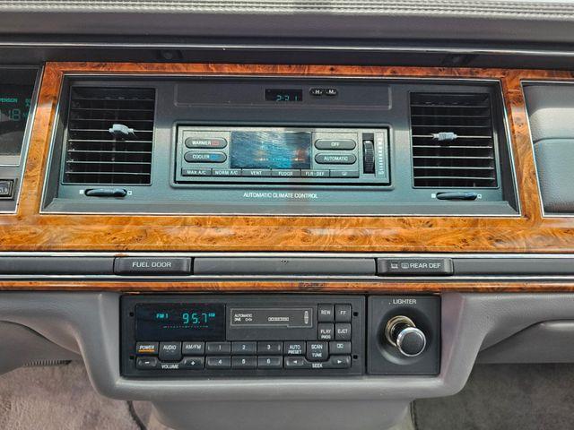 1994 Lincoln Town Car (CC-1753568) for sale in Hope Mills, North Carolina