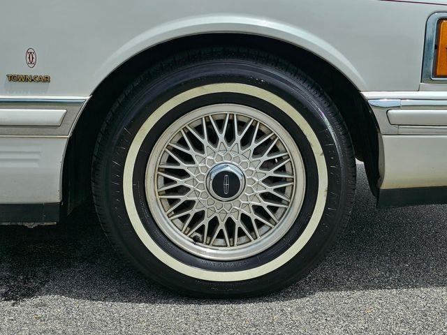 1994 Lincoln Town Car (CC-1753568) for sale in Hope Mills, North Carolina