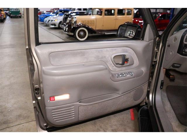 1998 GMC Suburban (CC-1756339) for sale in Kentwood, Michigan