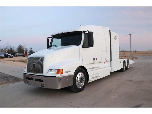 1998 Volvo VN Truck (CC-1757751) for sale in Clarence, Iowa