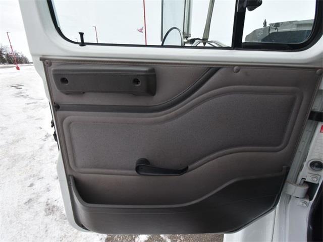 2002 International 4700 (CC-1762753) for sale in Saint Cloud, Minnesota