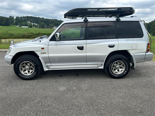1998 Mitsubishi Pajero (CC-1763137) for sale in cleveland, Tennessee