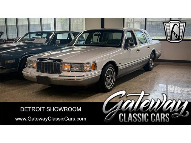 1991 Lincoln Town Car (CC-1772374) for sale in O'Fallon, Illinois