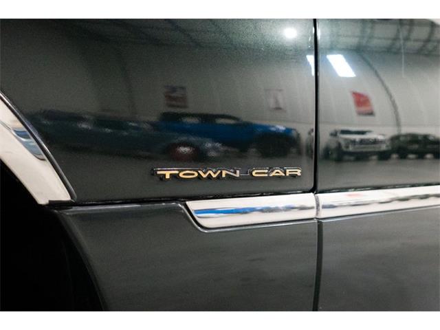2002 Lincoln Town Car (CC-1774139) for sale in Kentwood, Michigan