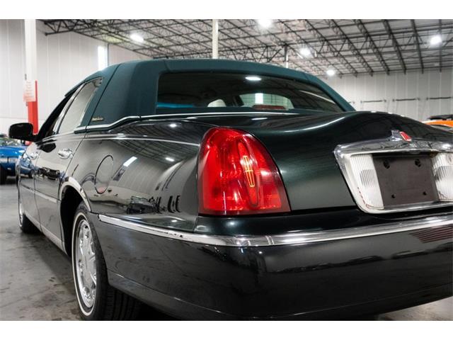 2002 Lincoln Town Car (CC-1774139) for sale in Kentwood, Michigan