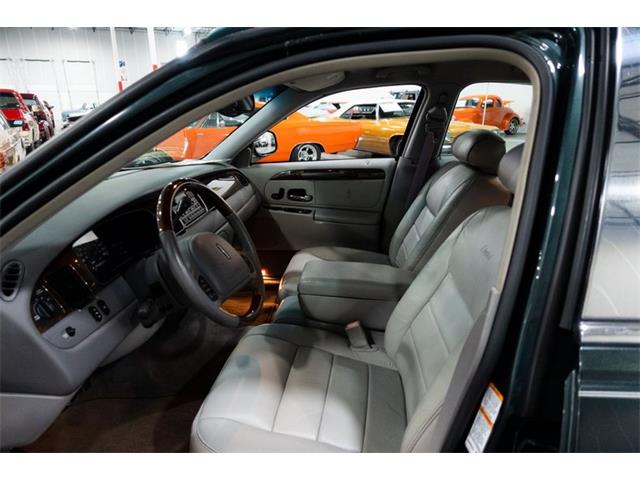 2002 Lincoln Town Car (CC-1774139) for sale in Kentwood, Michigan