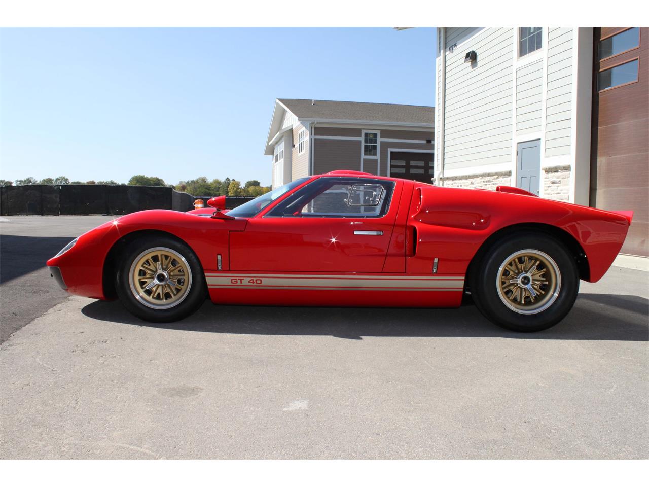 Superformance Rebuilds History With Original Specification 1969 GT40s –  GTPlanet