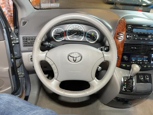 2004 Toyota Sienna (CC-1784906) for sale in Reading, Pennsylvania