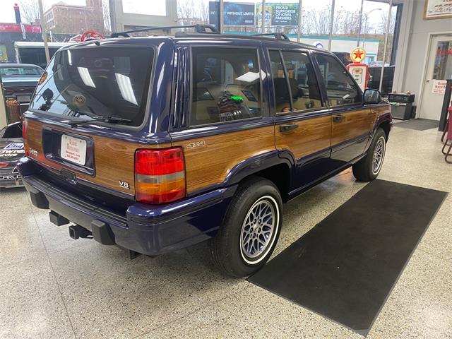 1993 Jeep Grand Wagoneer (CC-1794390) for sale in Davenport, Iowa