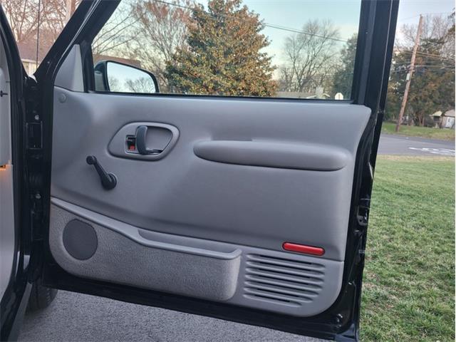 1998 GMC Sierra (CC-1804422) for sale in Bristol, Pennsylvania