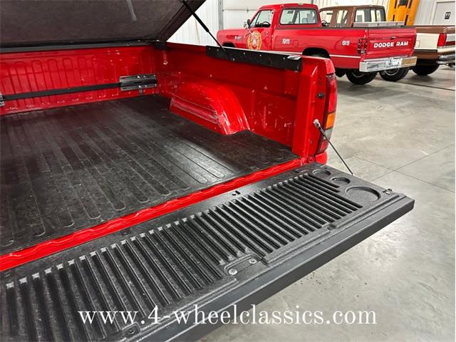 2002 Chevrolet Silverado (CC-1812057) for sale in Holland , Michigan