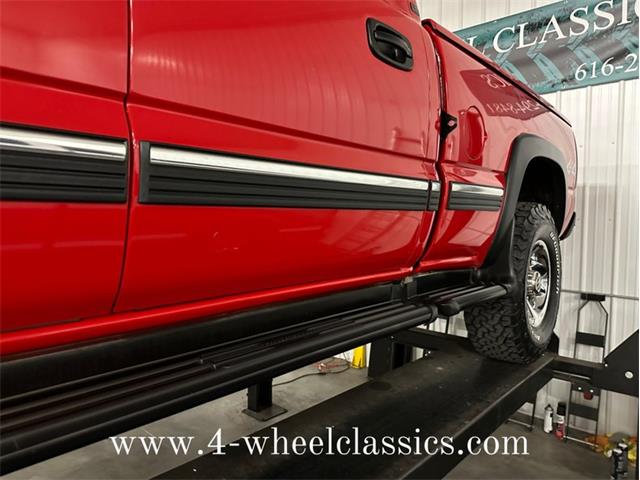 2002 Chevrolet Silverado (CC-1812057) for sale in Holland , Michigan