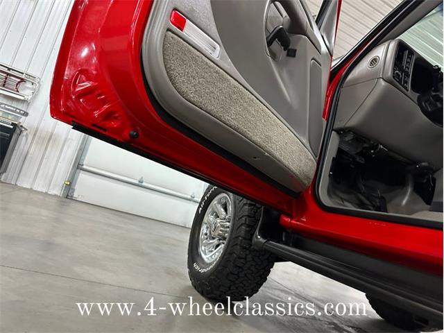 2002 Chevrolet Silverado (CC-1812057) for sale in Holland , Michigan