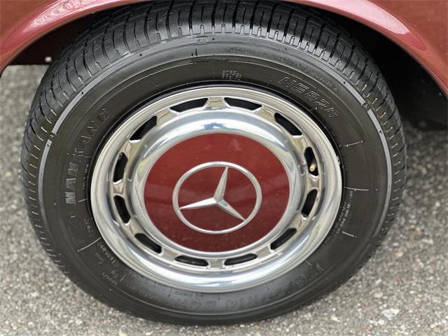 1984 Mercedes-Benz 230E (CC-1812147) for sale in Southampton, New York
