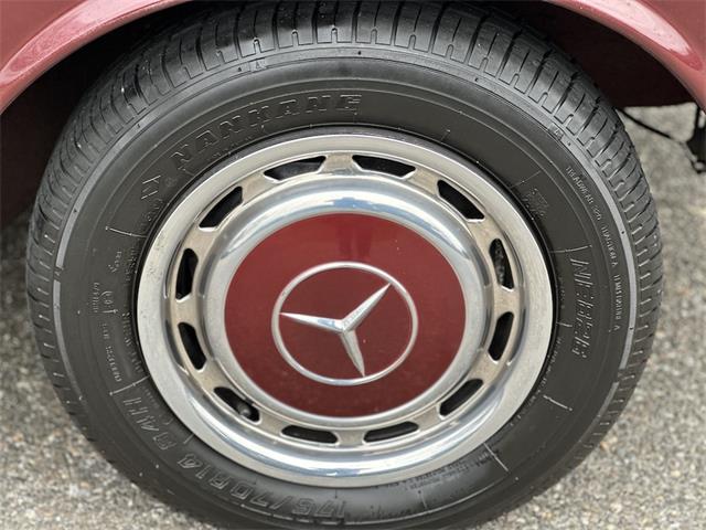 1984 Mercedes-Benz 230E (CC-1812147) for sale in Southampton, New York