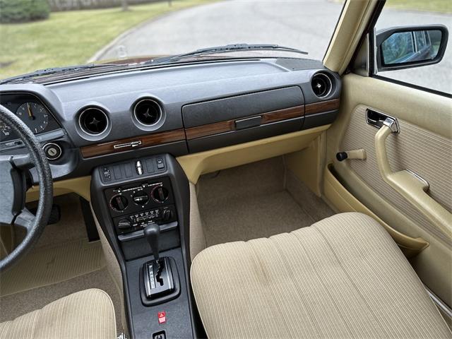 1984 Mercedes-Benz 230E (CC-1812147) for sale in Southampton, New York