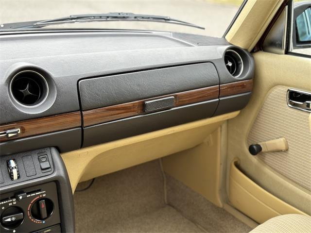 1984 Mercedes-Benz 230E (CC-1812147) for sale in Southampton, New York