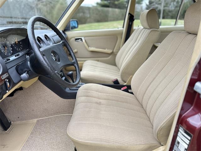 1984 Mercedes-Benz 230E (CC-1812147) for sale in Southampton, New York