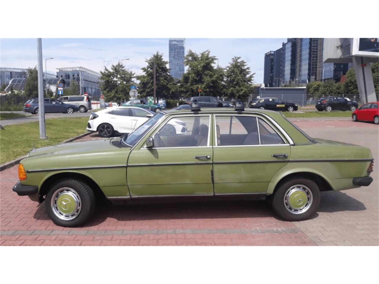 For Sale: 1980 Mercedes-Benz W123 in Hobart, Indiana for sale in Hobart, IN
