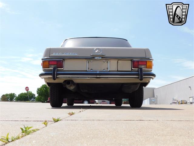 1970 Mercedes-Benz 220 (CC-1813924) for sale in O'Fallon, Illinois