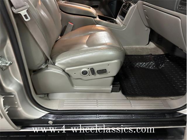 2005 Chevrolet Suburban (CC-1817667) for sale in Holland , Michigan