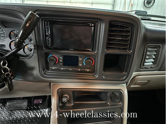 2005 Chevrolet Suburban (CC-1817667) for sale in Holland , Michigan