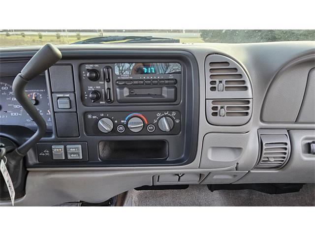 1999 Chevrolet C/K 2500 (CC-1817954) for sale in Watertown, Wisconsin
